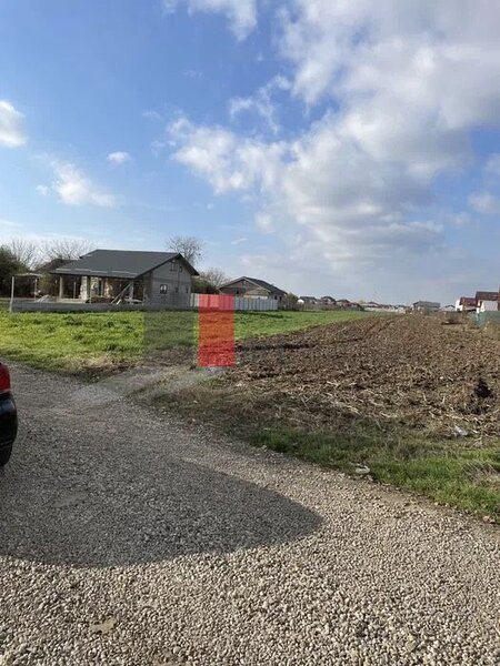 Sector 5, teren de vanzare.